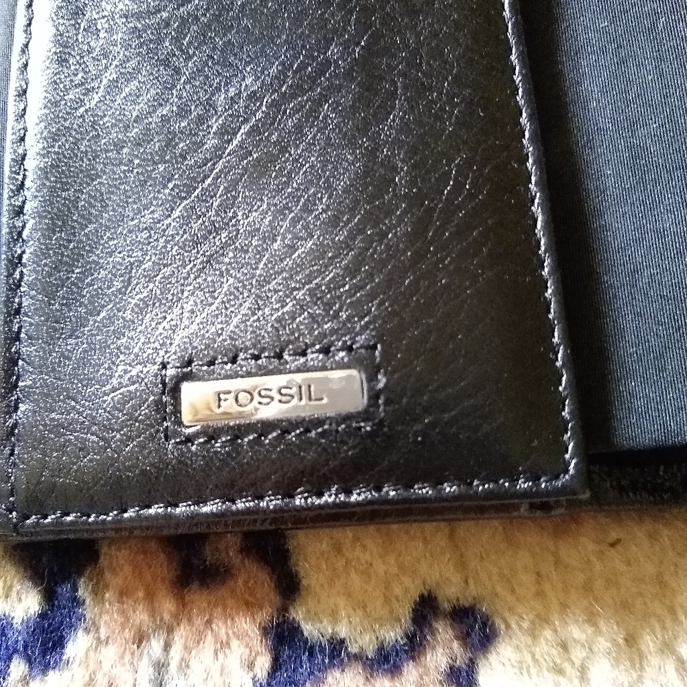 Black Fossil Wallet - Picture 3 of 7